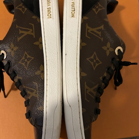 Louise Vuitton Frontrow sneaker - Picture 2 of 8
